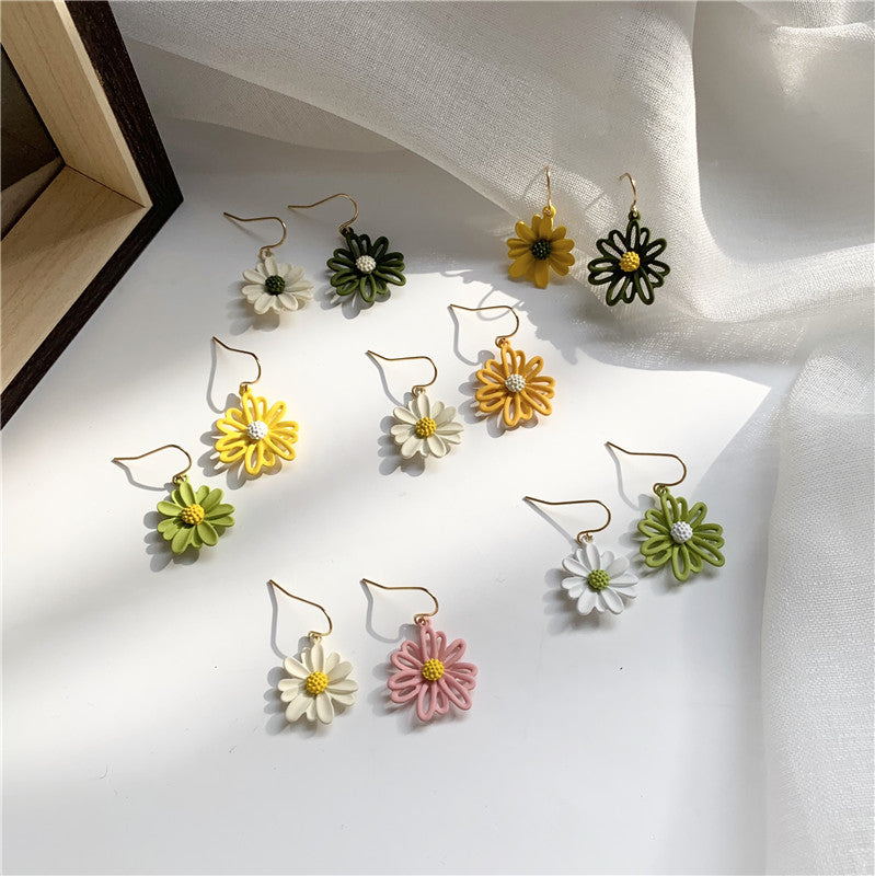 Asymmetrical Daisy Earrings - Korean Minimalist Style