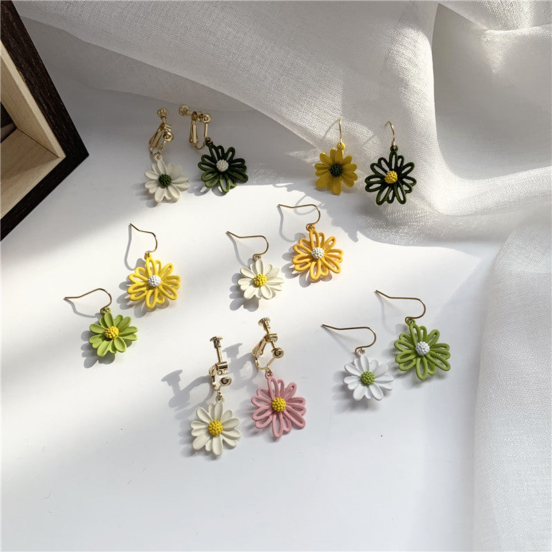 Asymmetrical Daisy Earrings - Korean Minimalist Style