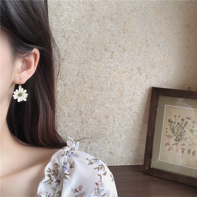 Asymmetrical Daisy Earrings - Korean Minimalist Style